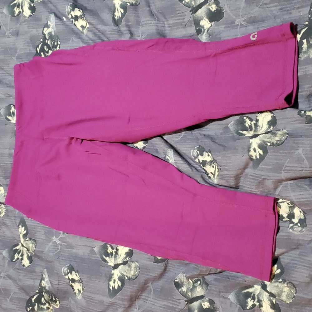 3/$25 Hyba workout capris